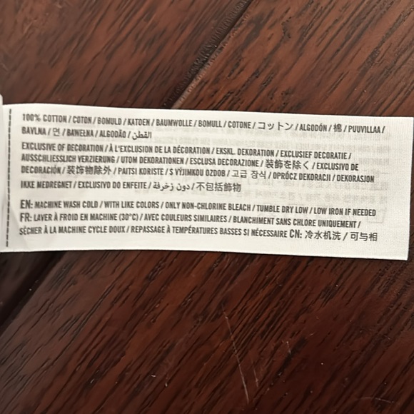 Hollister Tee Women’s Small - Picture 4 of 5